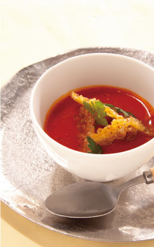 有機チェリートマトソースを使ったトマトスープの料理写真